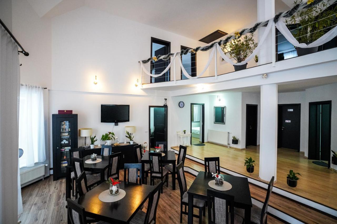 Hôtel Casa Alessias à Vişeu de Sus Extérieur photo